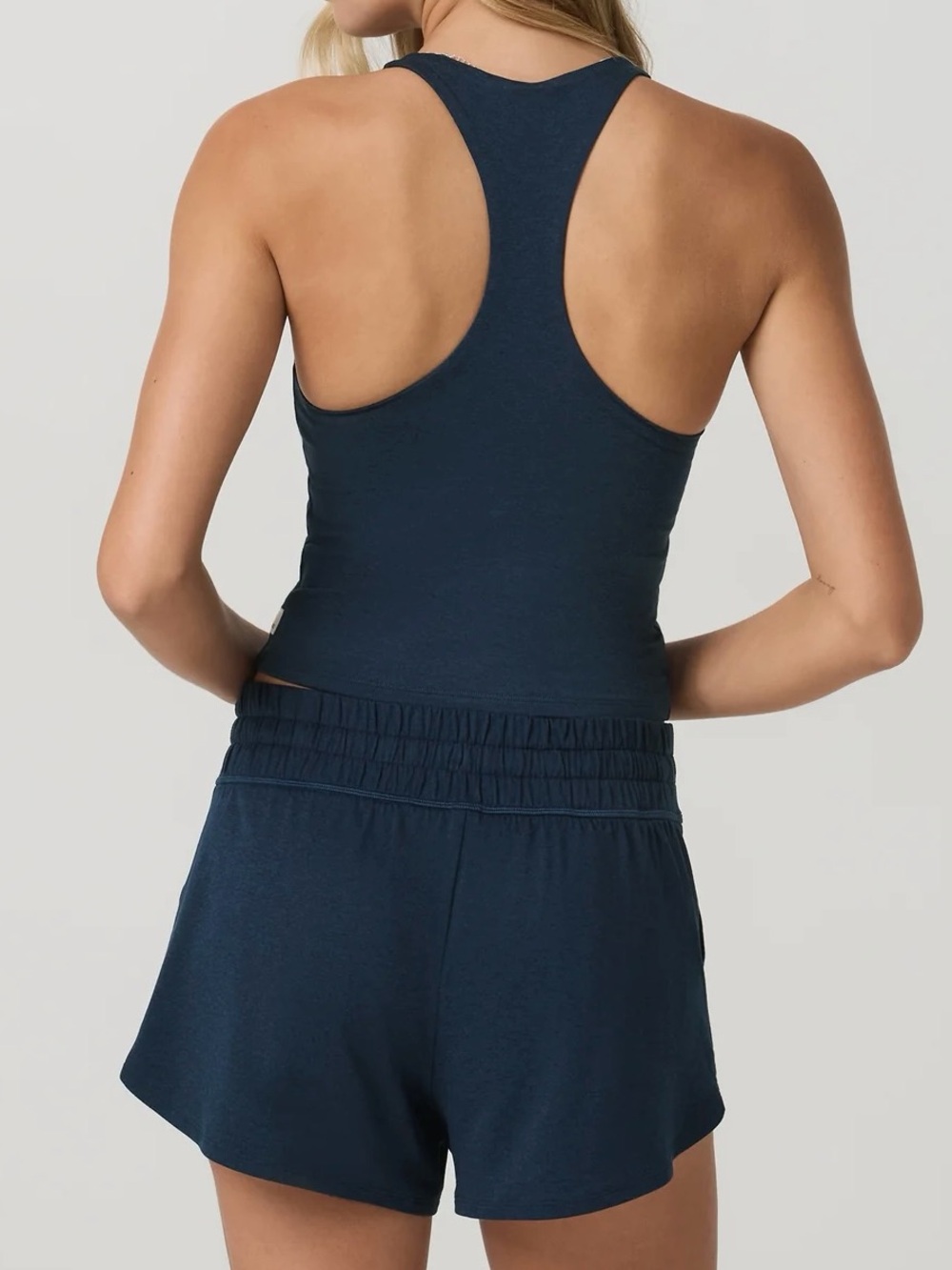 NWT Vuori Halo Performance Crop 2.0 in Blue Coast Heather - Picture 2 of 7